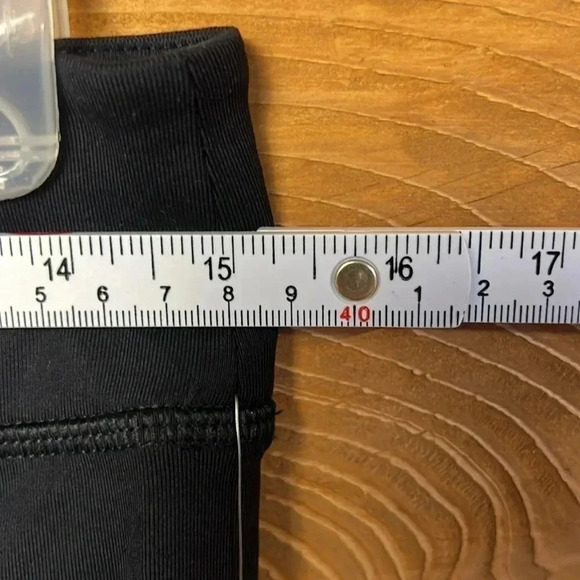 Shape women’s black camo print leggings L athletic wear running workout yoga - Picture 4 of 8